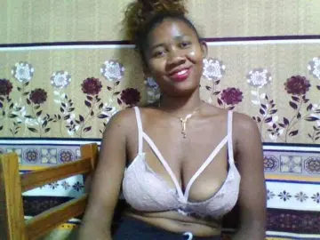 Reliane12  live sex cam