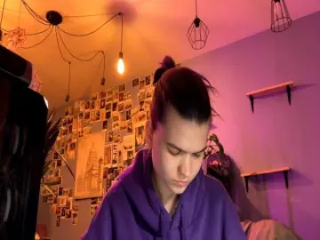 VernieRonco  live sex cam