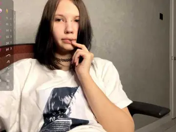 CaronCorti  live sex cam