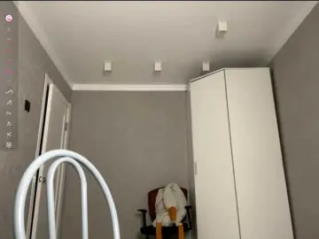 CaronCorti  live sex cam