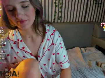 Casey-Sweeet  live sex cam