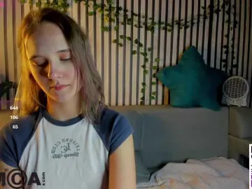 Casey-Sweeet  live sex cam