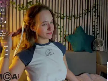 Casey-Sweeet  live sex cam