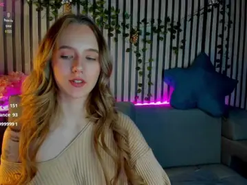 Casey-Sweeet  live sex cam