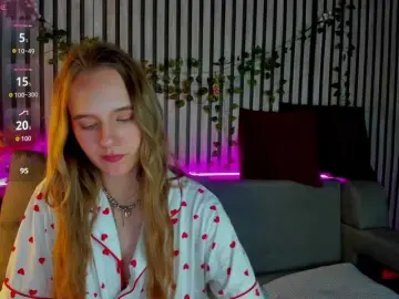 Casey-Sweeet  live sex cam