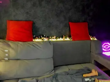 Casey-Sweeet  live sex cam