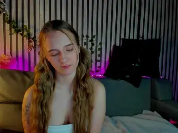 Casey-Sweeet  live sex cam