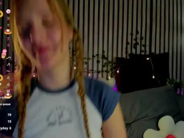 Casey-Sweeet  live sex cam