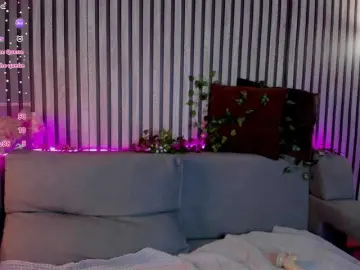 Casey-Sweeet  live sex cam