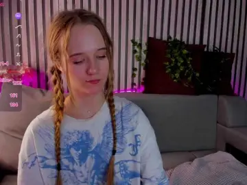 Casey-Sweeet  live sex cam