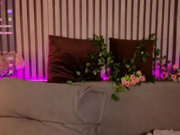 Casey-Sweeet  live sex cam