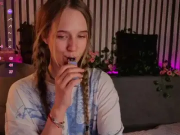 Casey-Sweeet  live sex cam