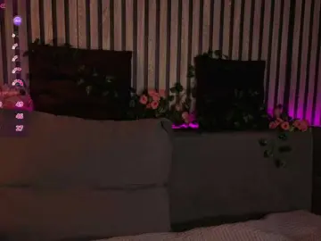 Casey-Sweeet  live sex cam