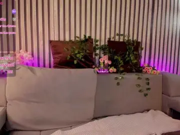 Casey-Sweeet  live sex cam