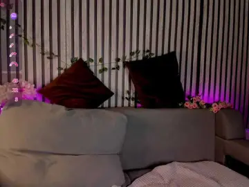 Casey-Sweeet  live sex cam