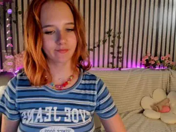 Casey-Sweeet  live sex cam