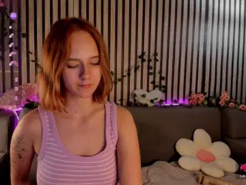 Casey-Sweeet  live sex cam