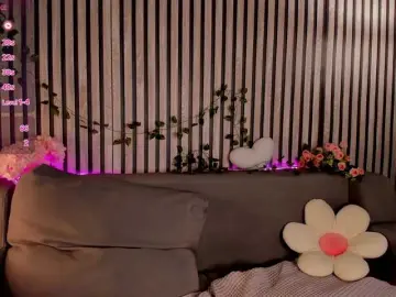Casey-Sweeet  live sex cam