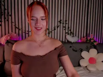 Casey-Sweeet  live sex cam