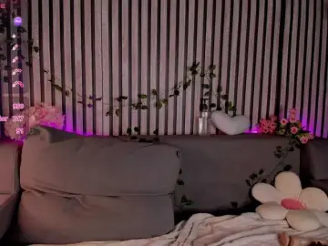 Casey-Sweeet  live sex cam