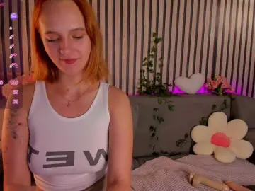 Casey-Sweeet  live sex cam