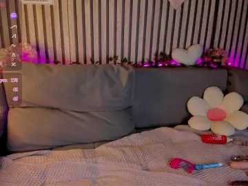 Casey-Sweeet  live sex cam