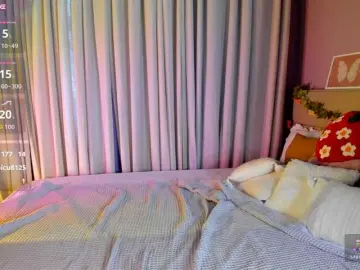 Casey-Sweeet  live sex cam