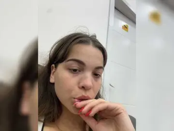 Sweet25Cherry  live sex cam