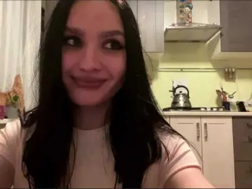TanyaGuliver  live sex cam