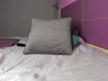 NaughtyBlond4  live sex cam