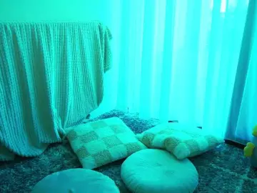 NeldaLecompte  live sex cam