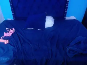 Kinky-redhead18  live sex cam