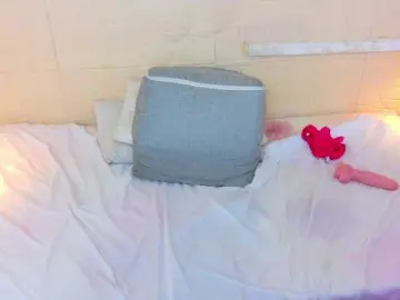 Kinky-redhead18  live sex cam