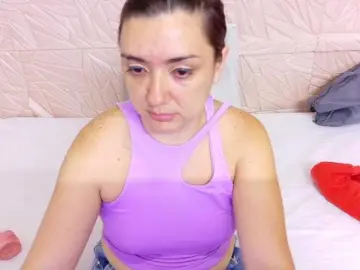 Kinky-redhead18  live sex cam