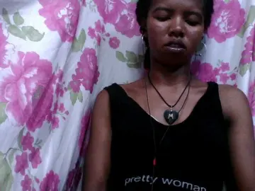 Lydia11  live sex cam