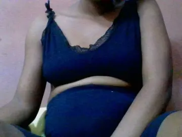 Lydia11  live sex cam
