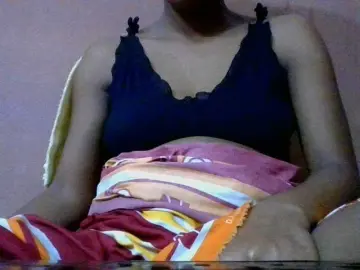 Lydia11  live sex cam