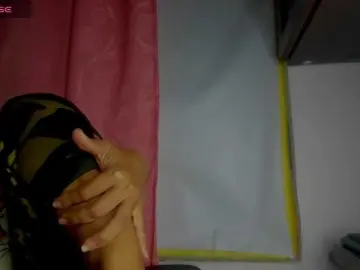 Nentia-horny  live sex cam