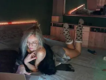 CuteSlutty4u  live sex cam