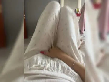 Luxxxuu  live sex cam