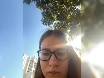 Luxxxuu  live sex cam