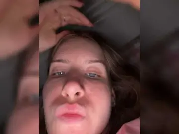 Luxxxuu  live sex cam
