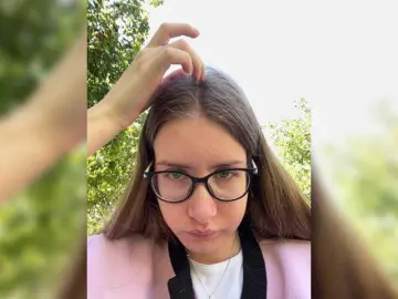 Luxxxuu  live sex cam
