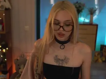 ManiFreyja  live sex cam