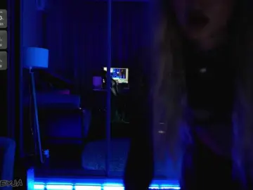 ManiFreyja  live sex cam