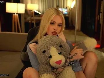 ManiFreyja  live sex cam