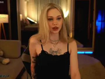 ManiFreyja  live sex cam