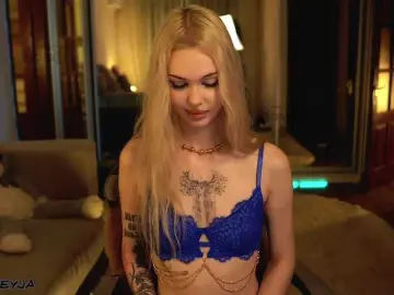 ManiFreyja  live sex cam