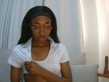 Queennana  live sex cam