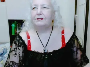 Grannywants  live sex cam